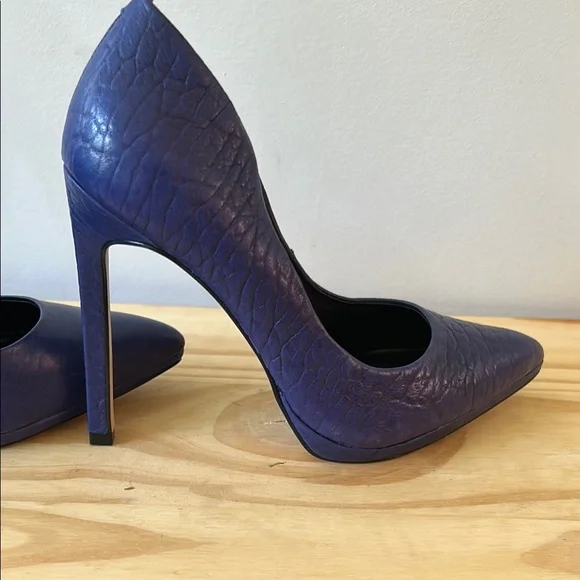 Aldo |Blue Textured Heels Elegant Stiletto Design sz 6 - Picture 4 of 9